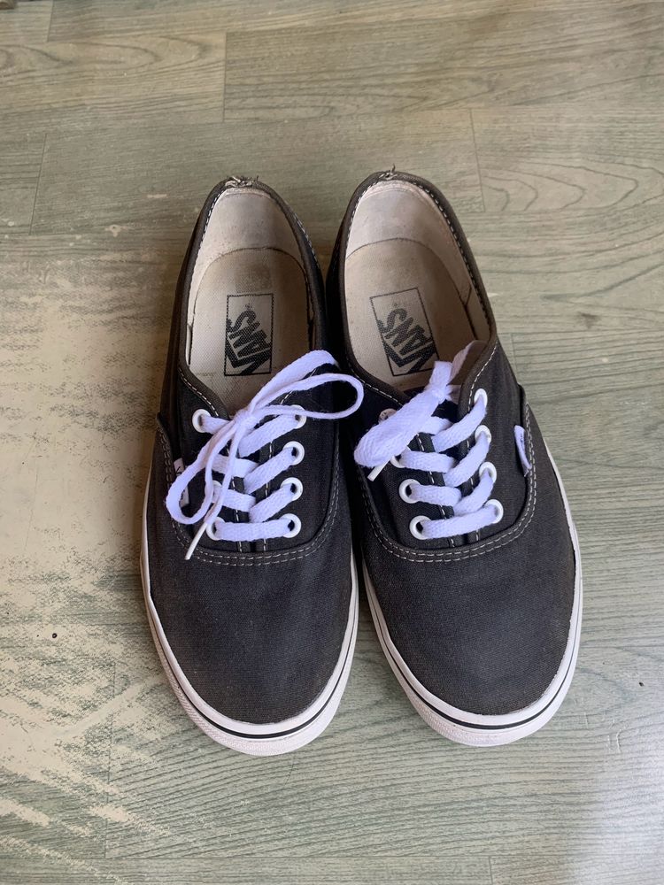 Authentic Women Vans