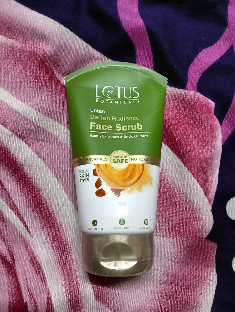 Lotus Ubtan Face Scrub