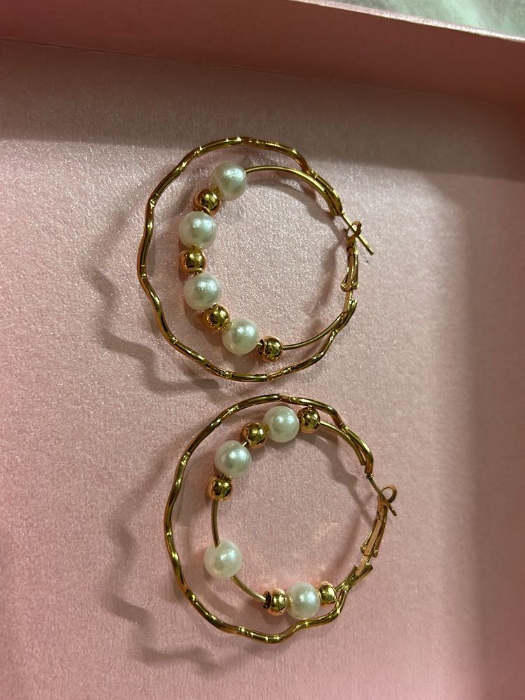 Earings With Golden & White Pearls