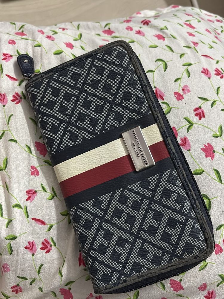 Tommy Hilfiger  Wallet