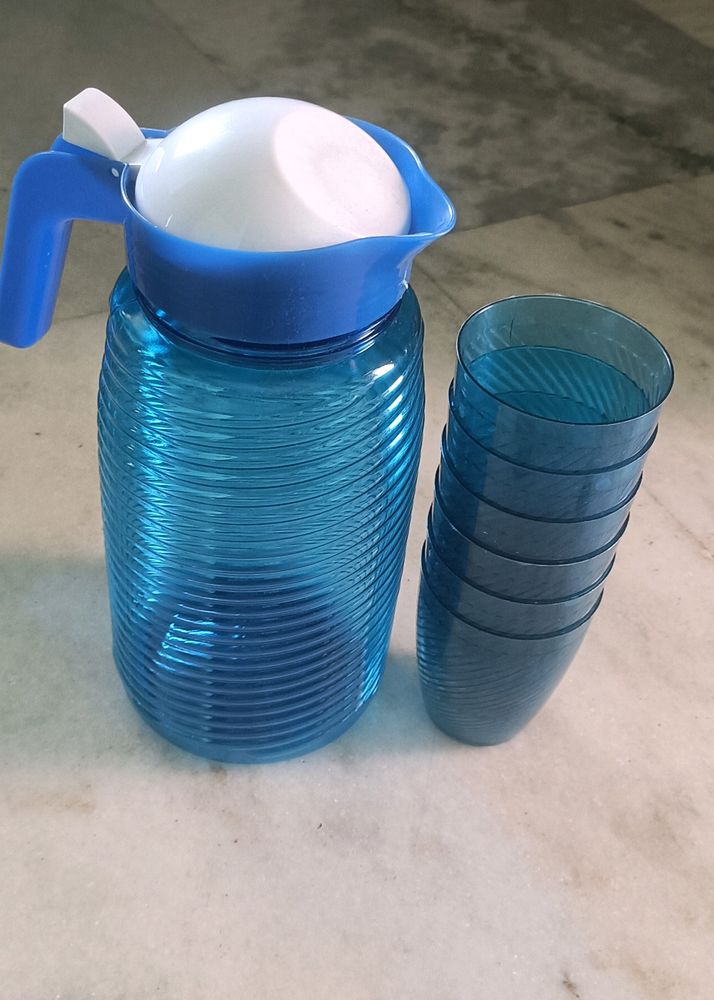 Water Jug With 6 Glasses