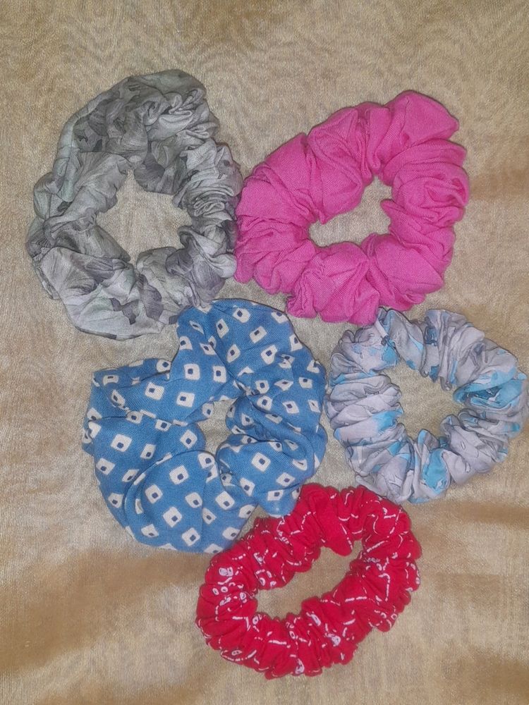 Set Of 5 Hair Scrunchies in Coins