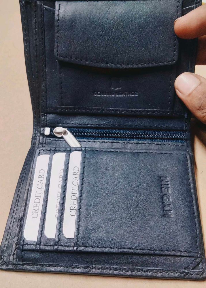 Very Smoothy Gwnuine Leather Wallet For Men