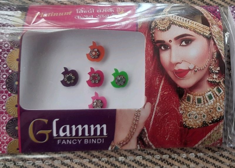 Glamm Hub Fancy Bindis