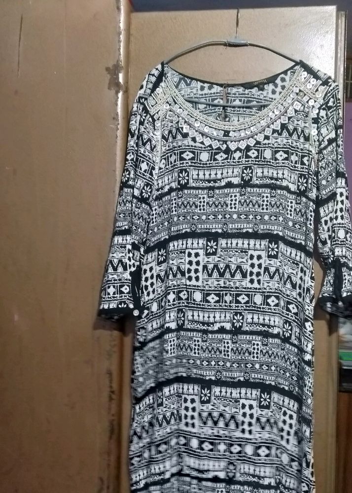 Pearl Neckline Kurti