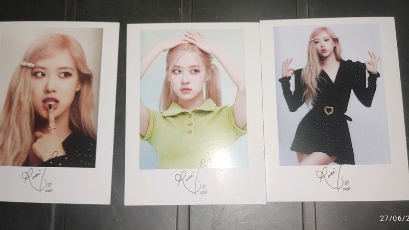 Blackpink Rose and Lisa Photocards