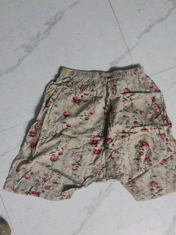 New Shorts 🩳 For girls Elastic Never Used