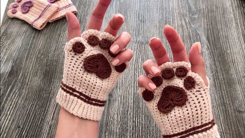 Crochet Catpaw Fingerless Gloves