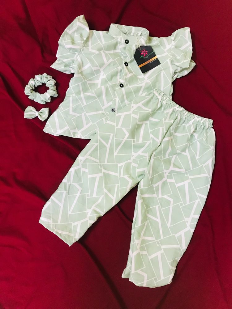 New Kids Set Dress And Matching Accessories