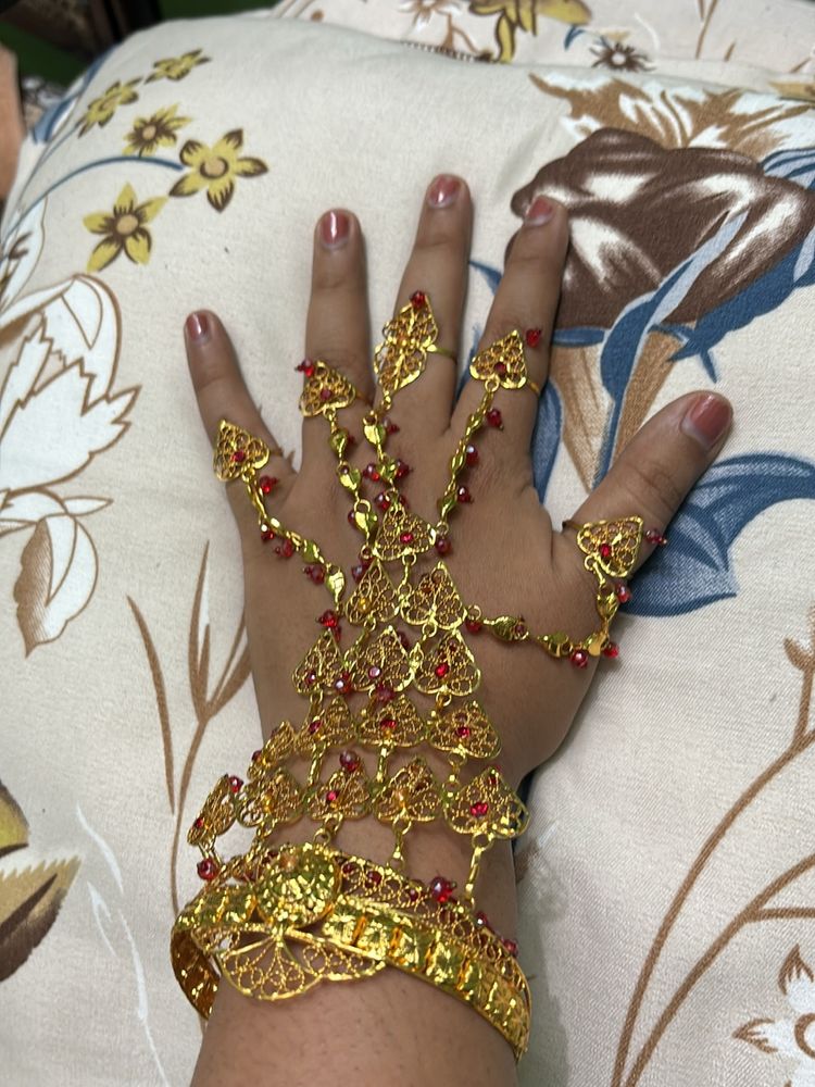 Hath Phool Red Bridal