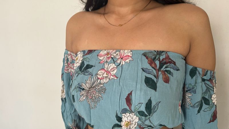 Off Shoulder Crop Top