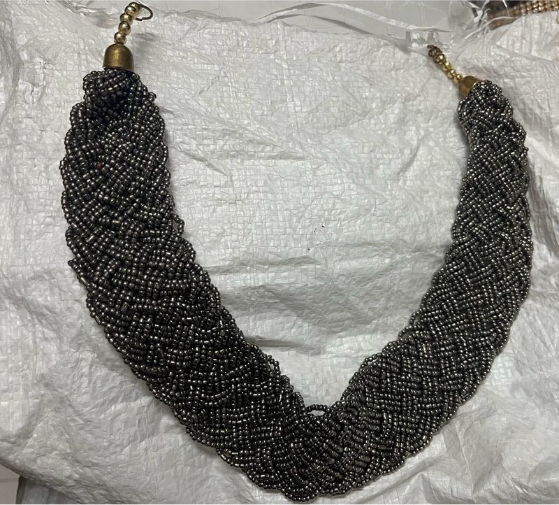 Neckpiece