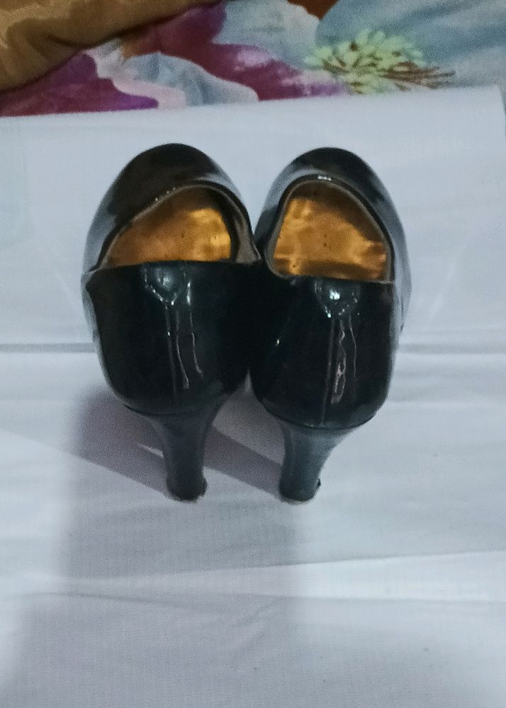 Brand New Black Heel