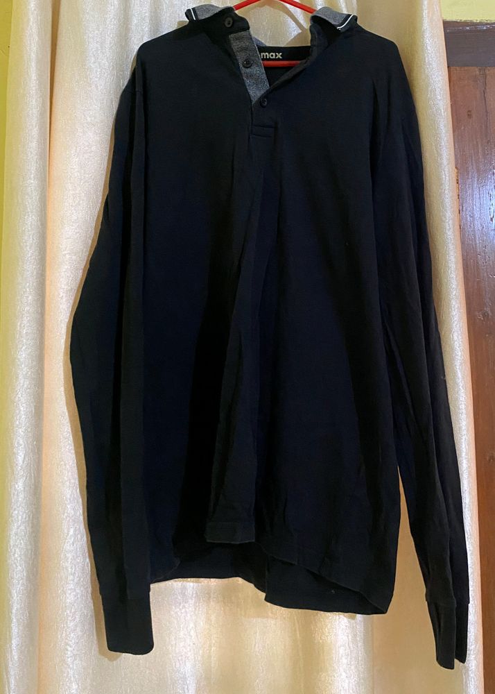 Black Very Comfortable Sweater