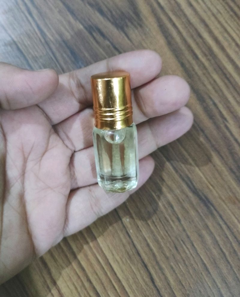 Roll-on Perfume Non Alcoholic "Bindaas" 3ml