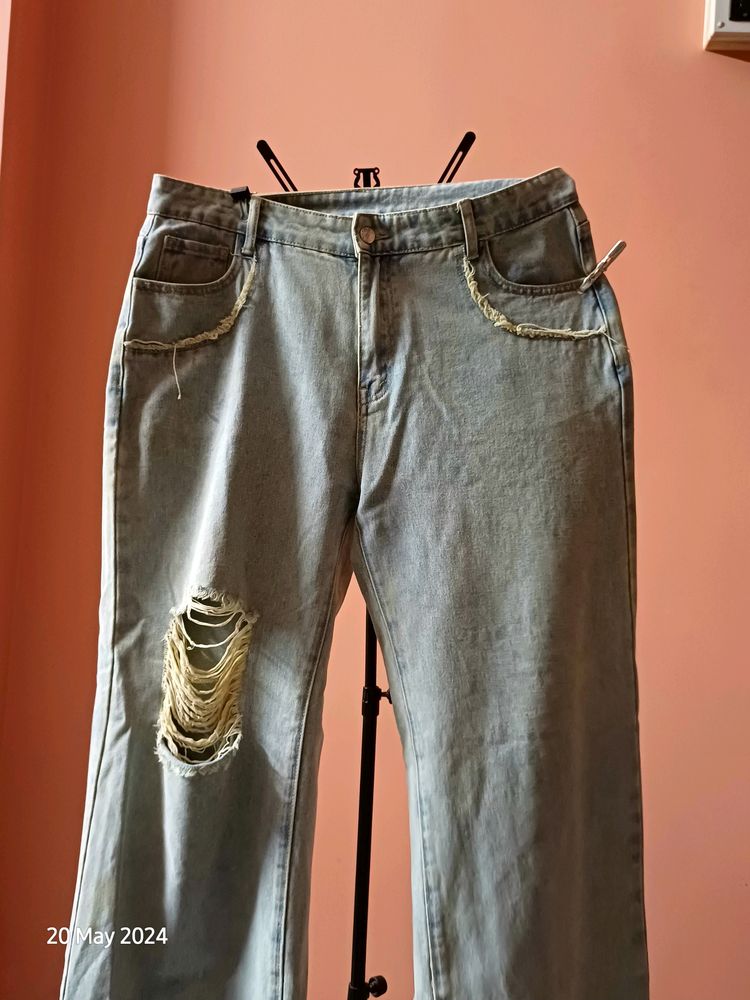 URBANIC YELLOW WASH DAMAGED JEANS with a freebie