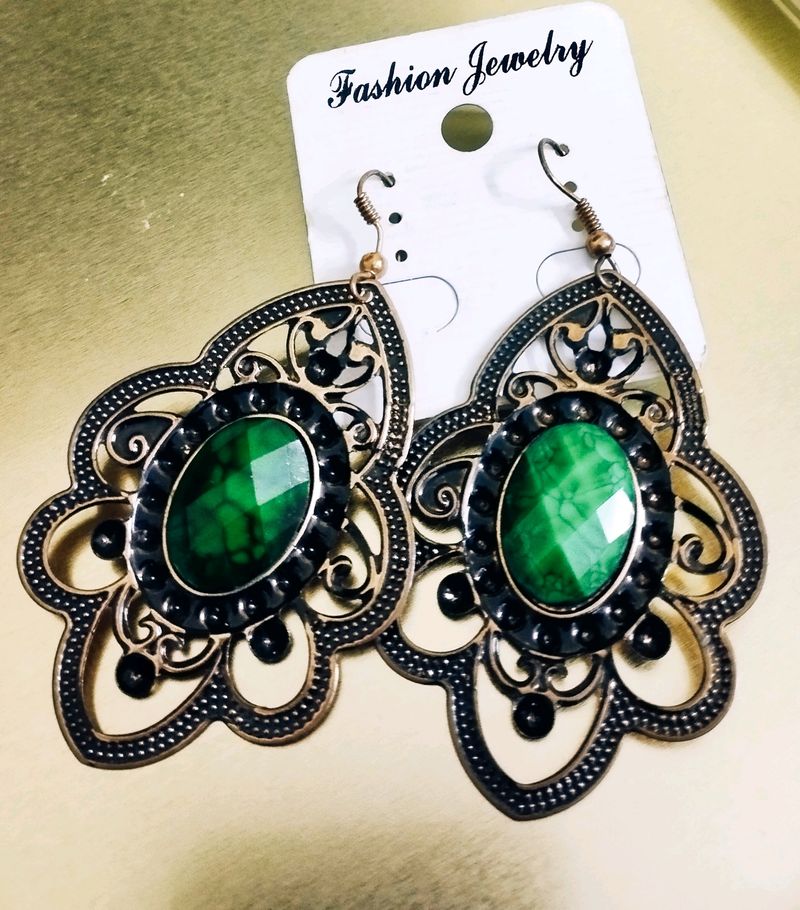 Pair of Stylish Earings