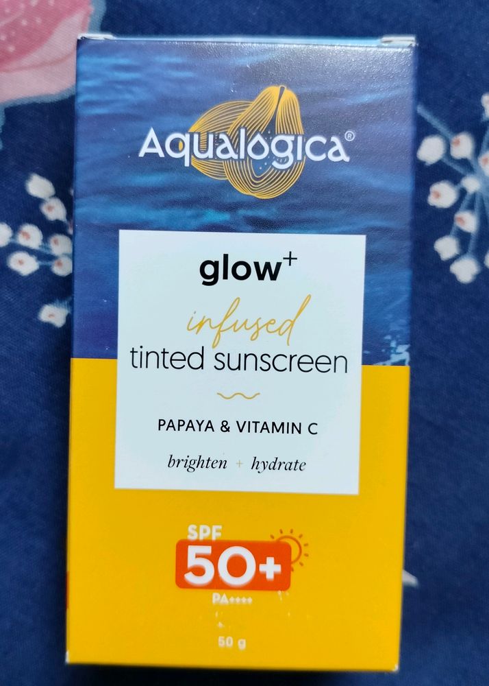 Aqualogica Glow Infused Tinted Sunscreen