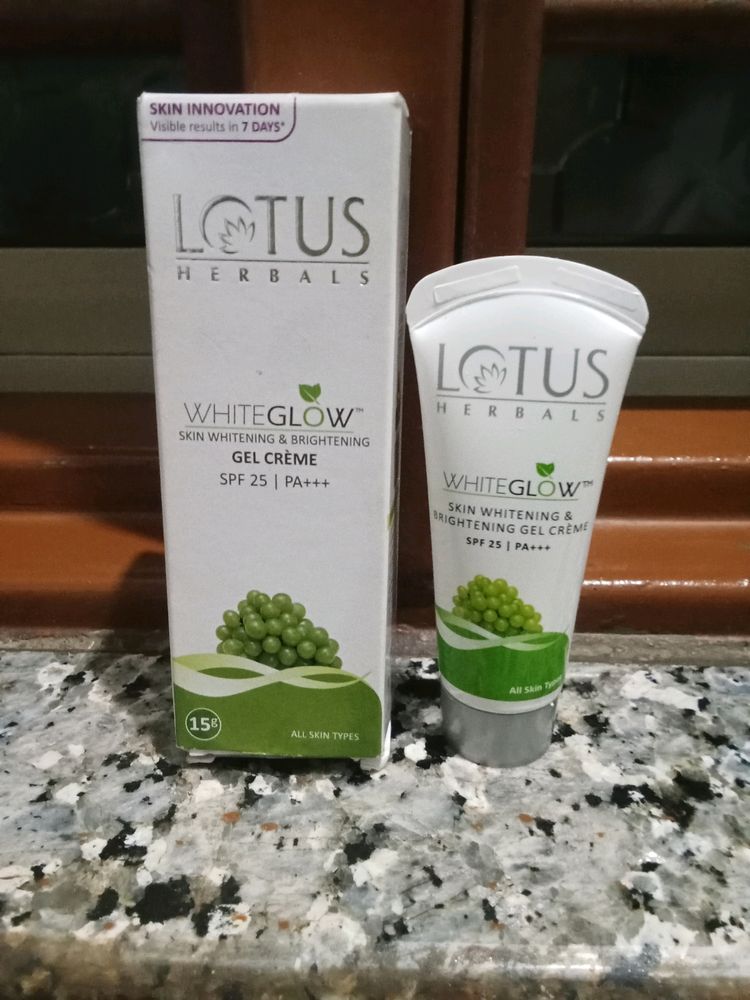 Lotus Herbal Face Whitening Gel Cream