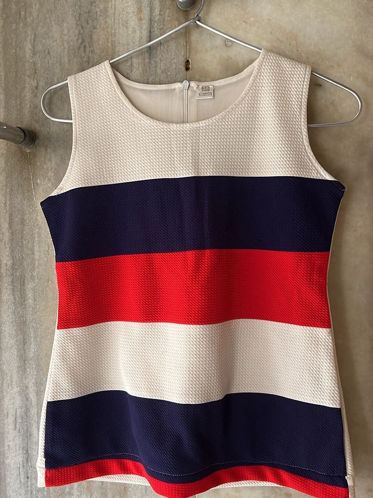 tri coloured sleeveless crop top