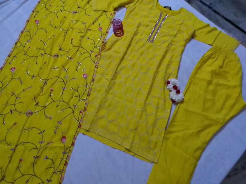 Pakistani Duppta Kurta Set Yellow 🧡