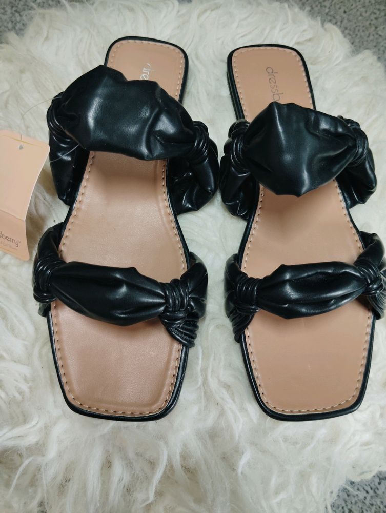 Black Colour Flats