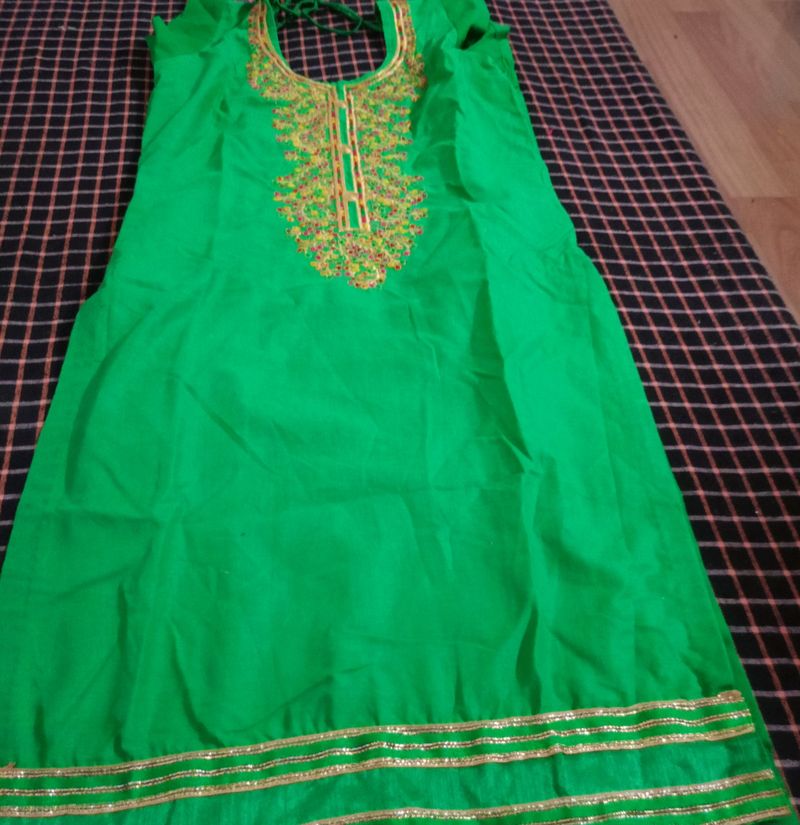 Women Hand Made Suit Selwar With Dupatta