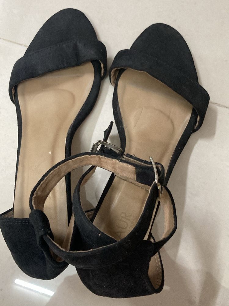 Like New Heels For Grabs