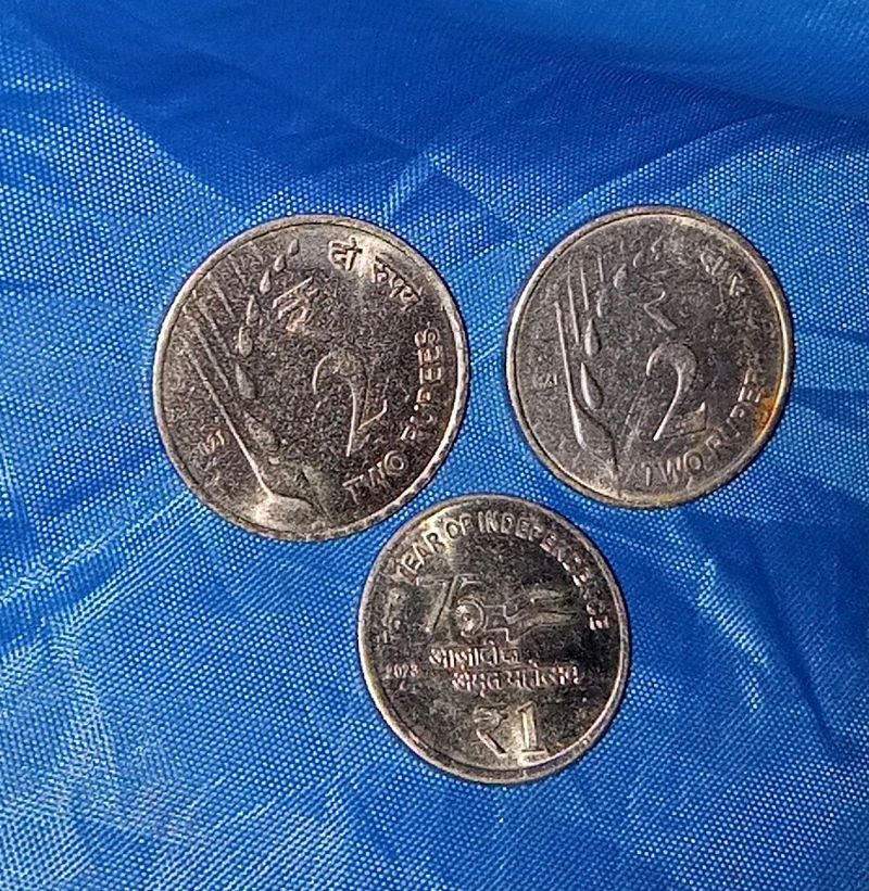 3 Coins In One