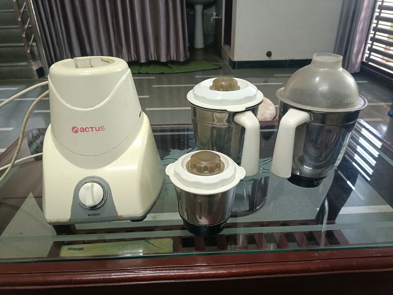 Orient Mixer Grinder With Jars