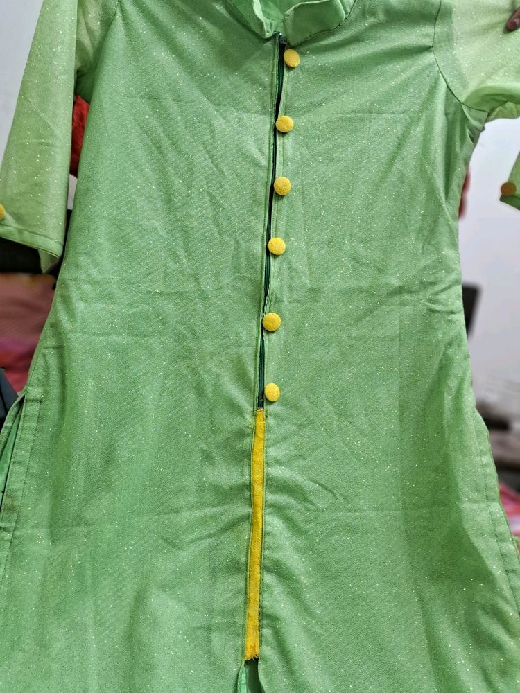 Beautiful Kurti With Buttons..