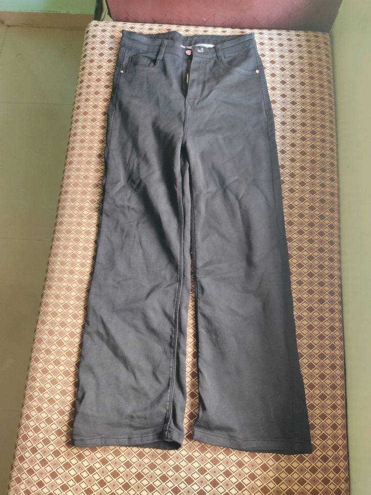 BRAND NEW BLACK WIDE LENGTH STRETCHABLE JEANS