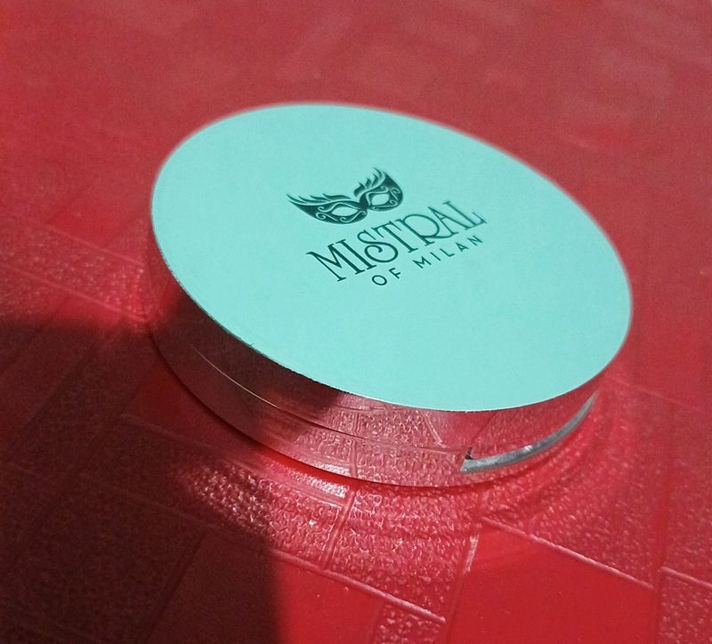 Vestige Mistral Of Milan Pearl Compact Powder