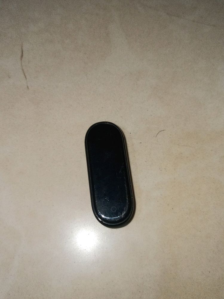 Mi Band 4 Capsule ( No Strap)