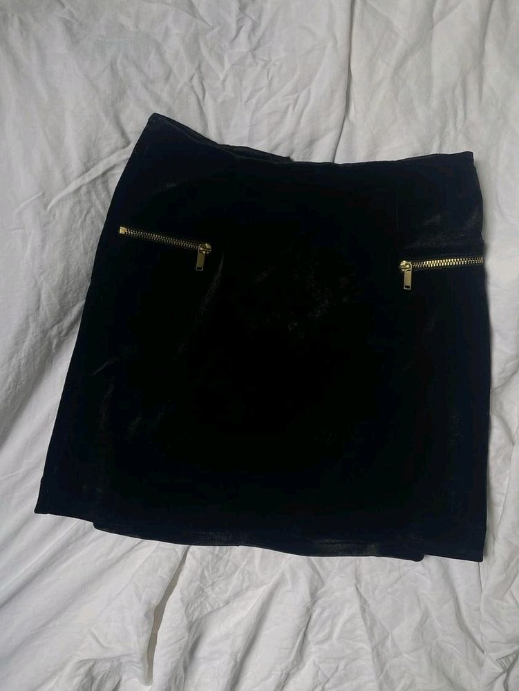 H&M Black Velvet Skirt