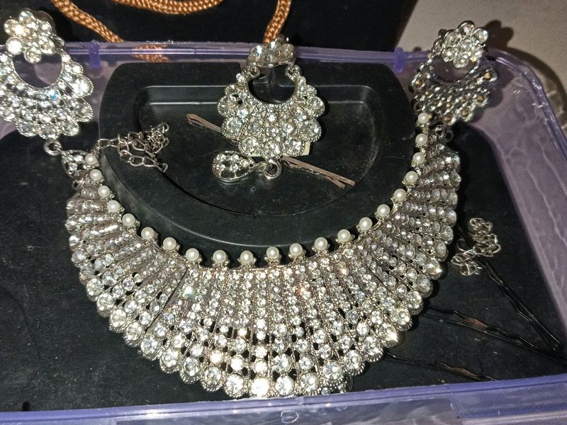 Beautiful Crystal Jwellery Set