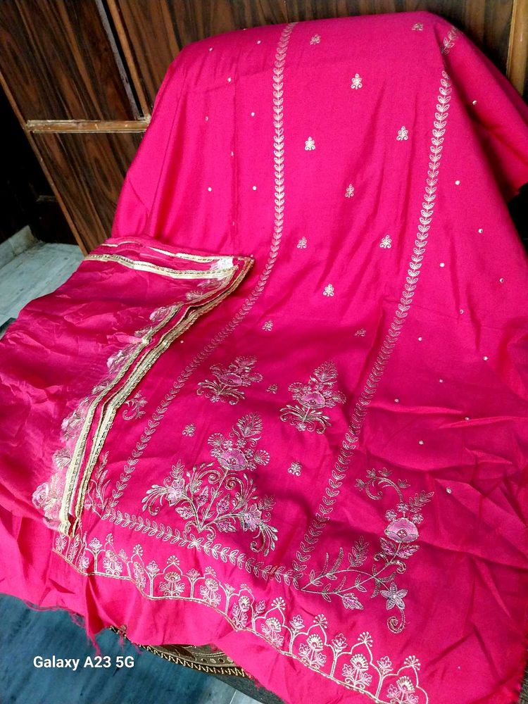 Majenta clr embroidery work or sippi paip jari