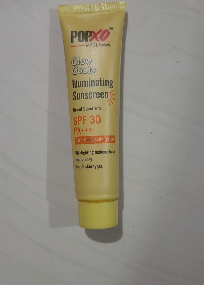 MYGLAMM Glow Goals Illuminating Sunscreen