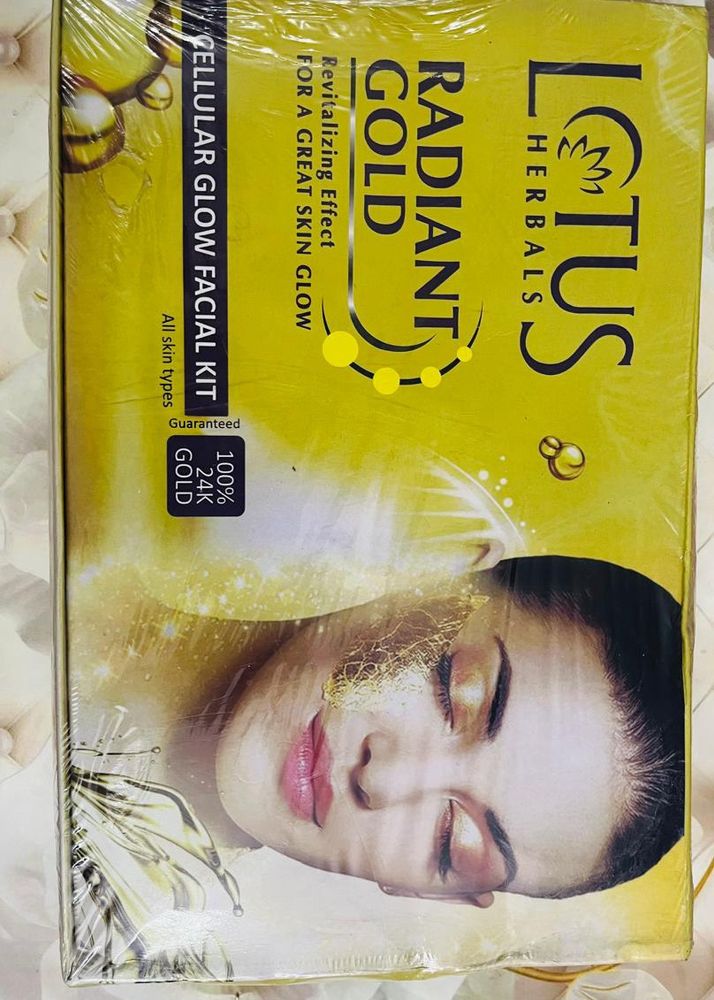 LOTUS HERBALS RADIANT GOLD  Facial Kit