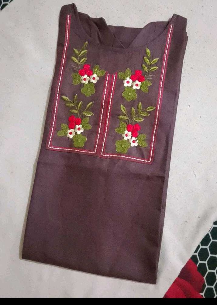 Beautiful Embroidery On Kurti