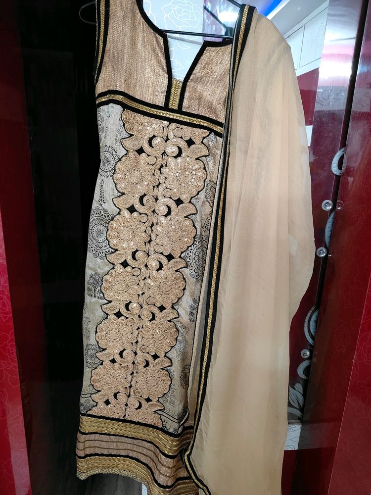 Beautiful Designer Kurta Set With Dupatta