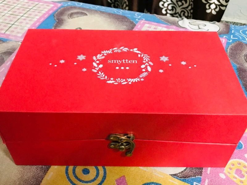 Smytteh Valentine Box