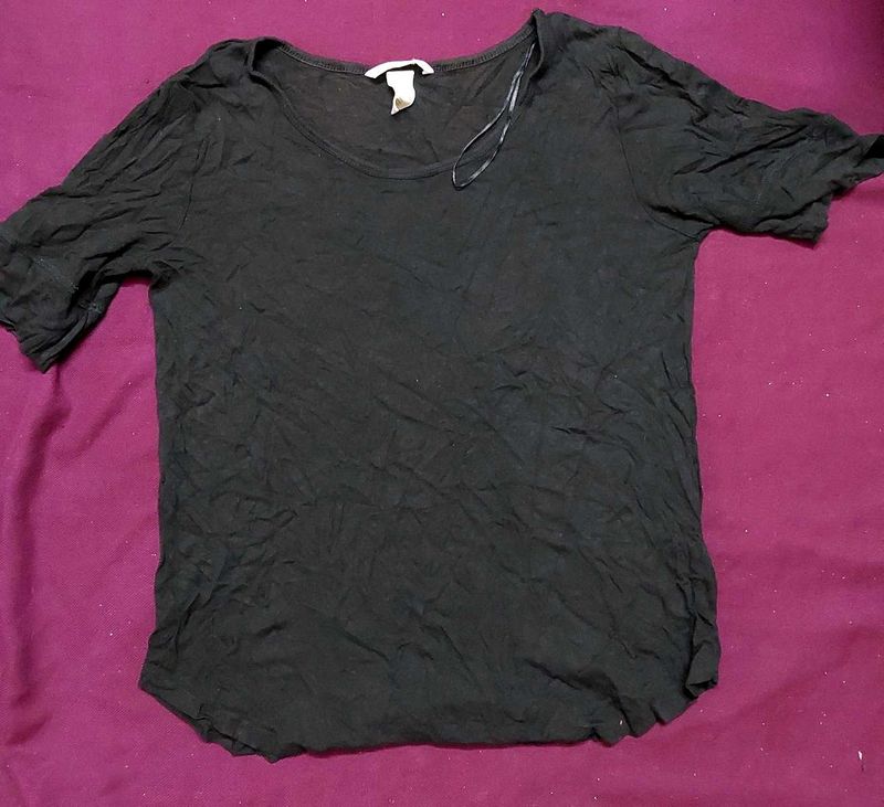 H&M Black T-Shirt - Soft and Flowy