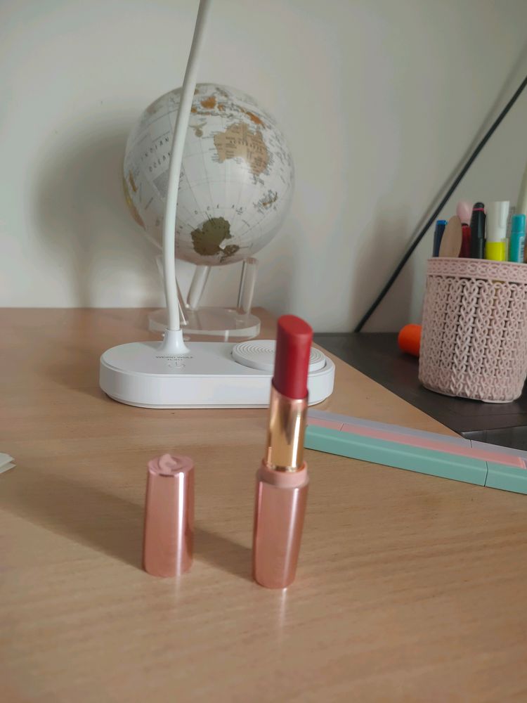 Lakme Primer + Matte Lipstick - Iconic Red