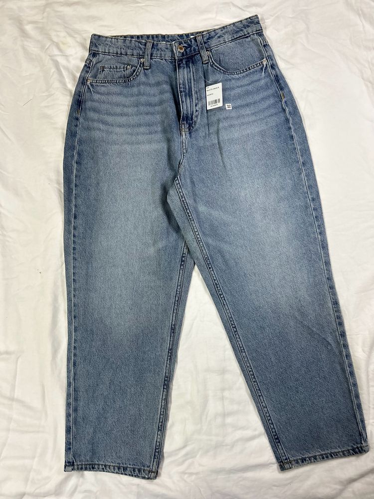 H&M Mom Loose Fit Ultra High Ankle Jeans