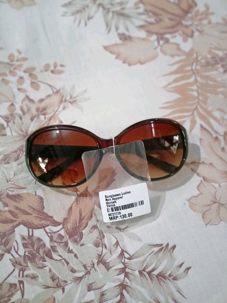 Ledies Sunglass 😎 (New) With Price Tag