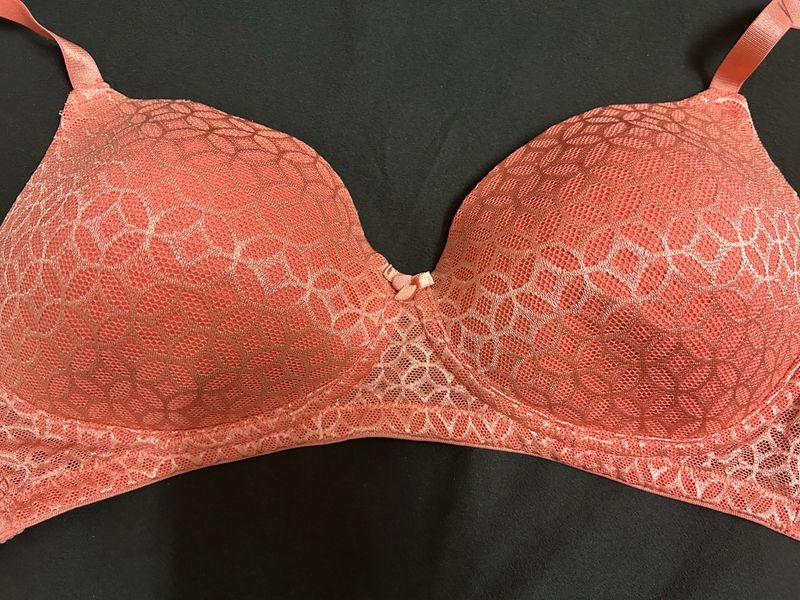 Zivame Peach Bra 32D Padded Wirefree