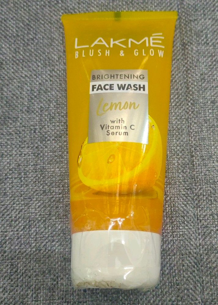 Lakme Vitamin C Serum Face Wash