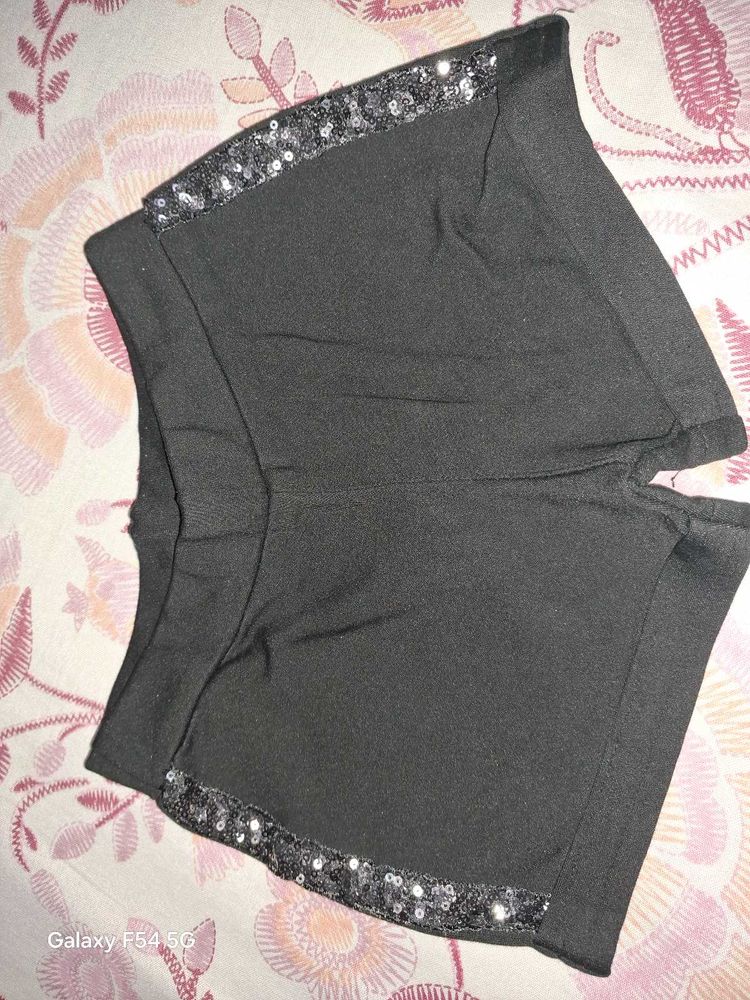 Sell 🔥Shorts For Girls