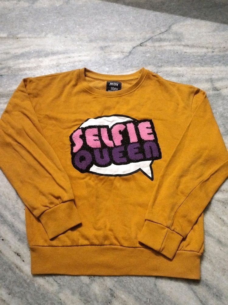 Sweatshirt